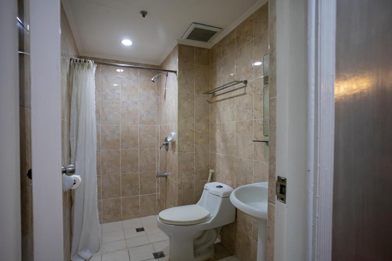 Oyo 821 Connector Hotel Makati City